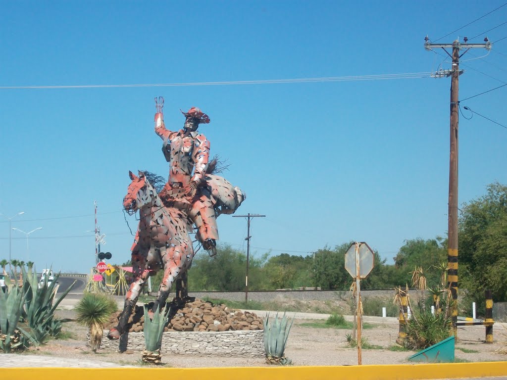 Escultura Metalica del vaquero de Sabinas