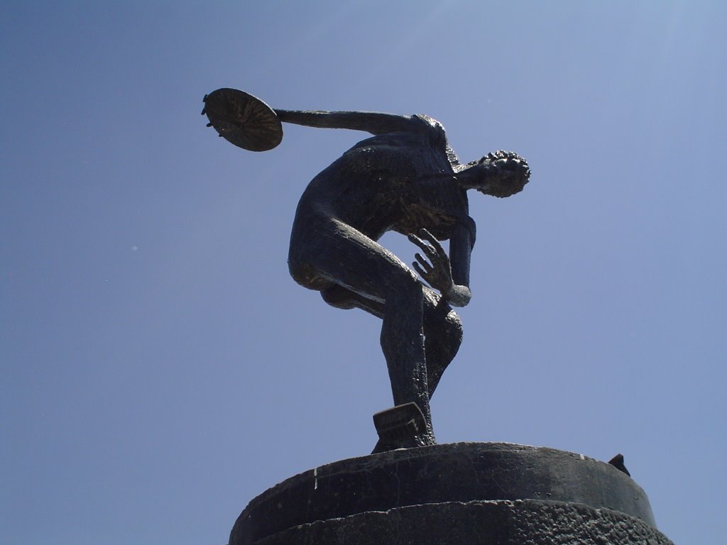 monumento lanzamiento de disco deportiva torreon
