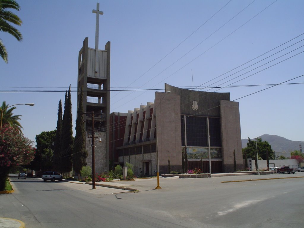 iglesia en torreon jardin