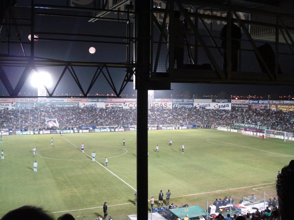 Estadio Corona de Noche