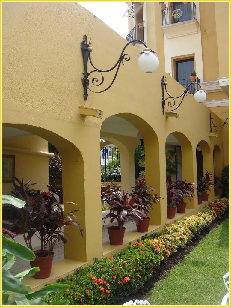 Arcos del Hotel America, Colima, Col