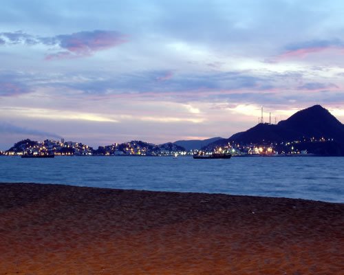 Malecon de Manzanillo desde las brisas.