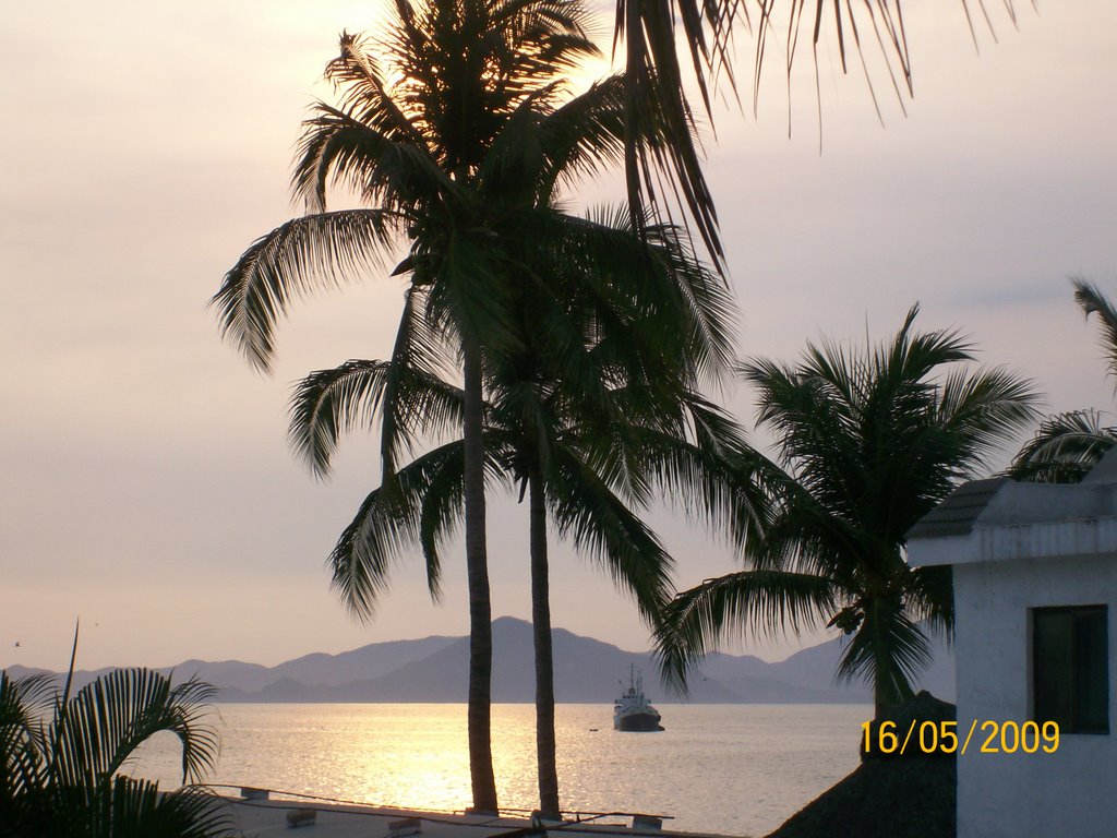 ATARDECER  EN MANZANILLO