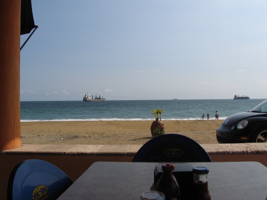 El Bigotes Manzanillo