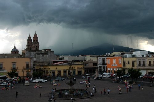 Aguacero en Morelia, Michoacán