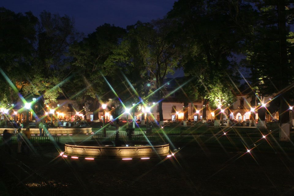 Pátzcuaro, plaza principal - Patzcuaro main square