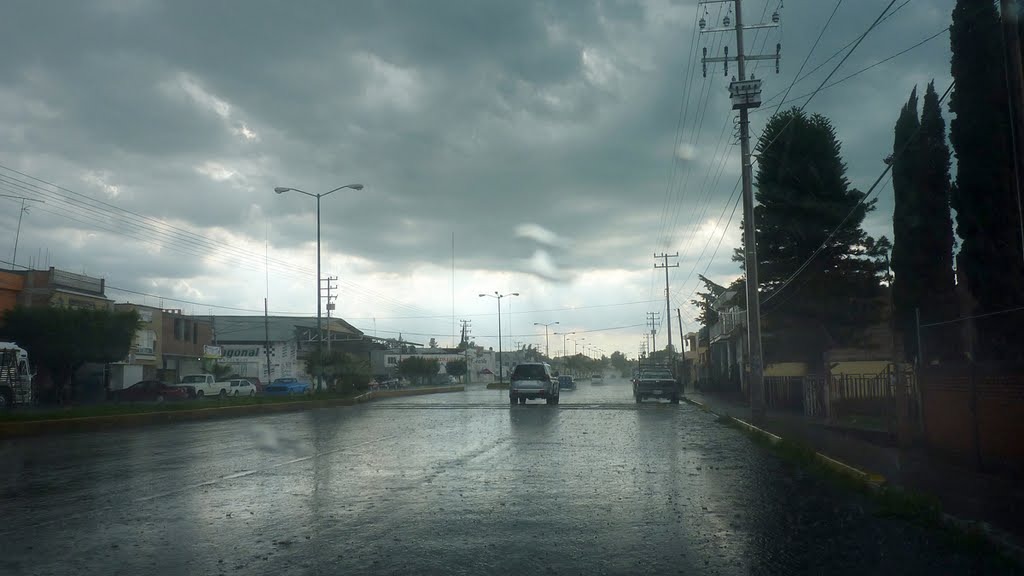 Entrada a Puruándiro con lluvia