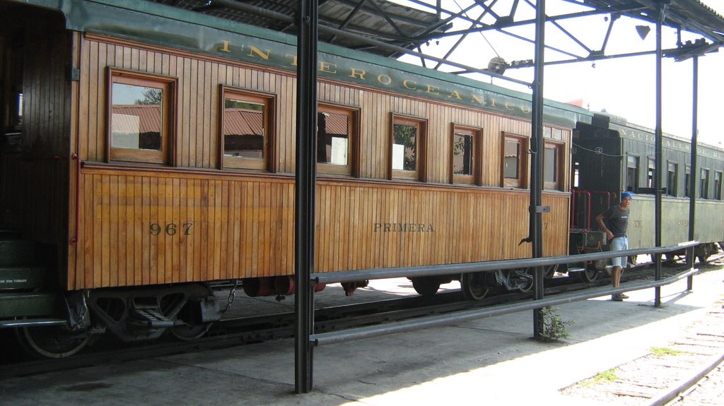Antigua estación del ferrocarril vagon de tren 4