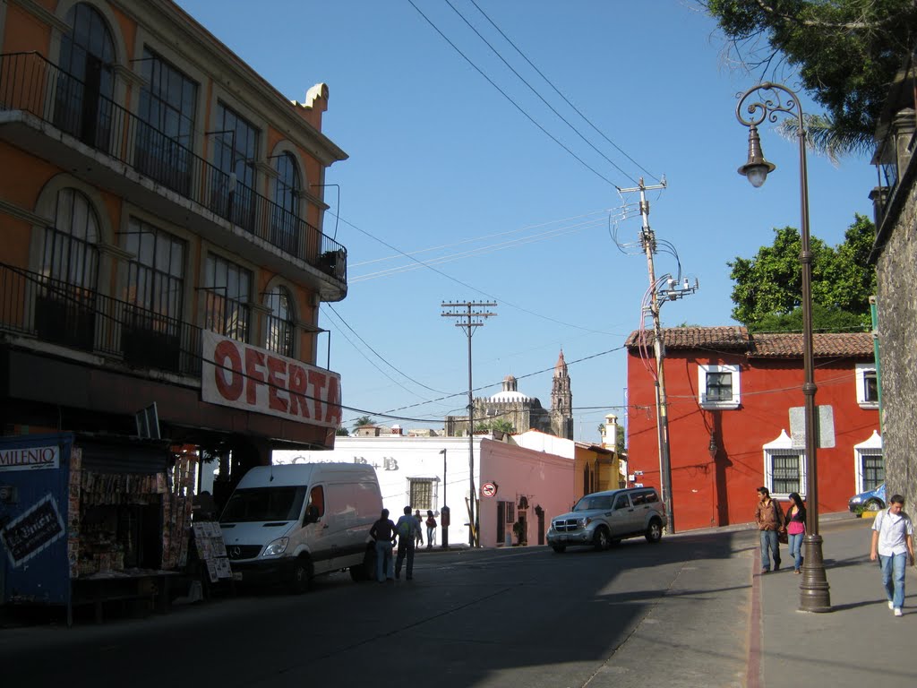 Cuernavaca, Mor. Entrada al callejon El Zacate, al fondo la catedral