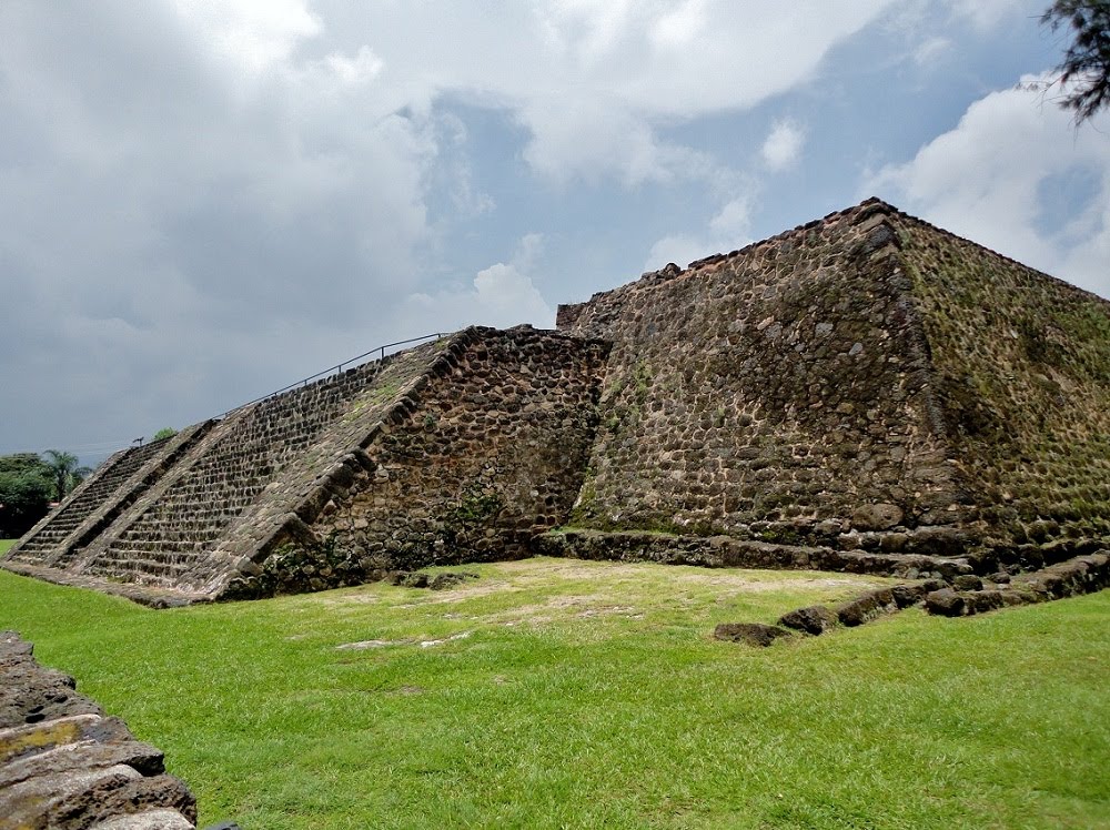VISTA SURPONIENTE DE LOS TEMPLOS GEMELOS, TLALOC Y HUITZILOPOCHTLI