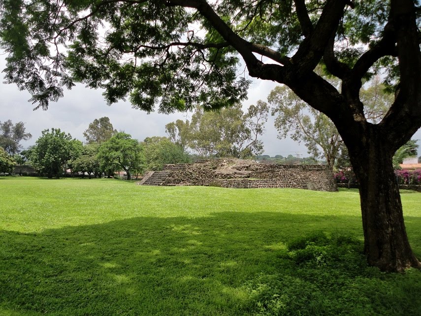 TEOPANZOLCO, CUERNAVACA, MOR. VISTA PONIENTE DEL TEMPLO DE TEZCATLIPOCA, JULIO 2012