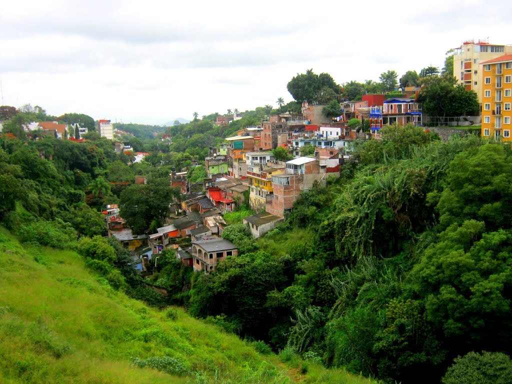 Cuernavaca, Vista desde el Puente Independencia hacía el sur.