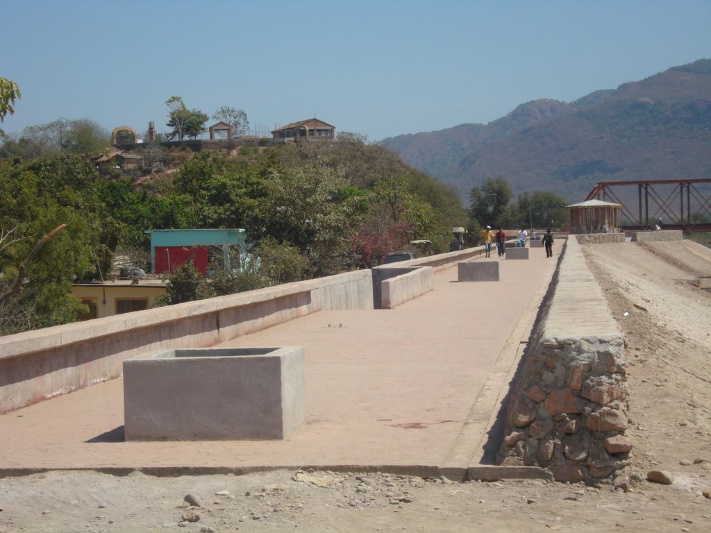 EL MALECON DE ACAPONETA