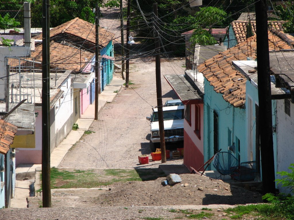 Calle hacia el cerrito