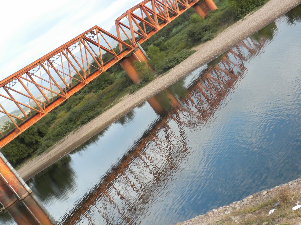 puente ferrocarril sobre el rio de acaponeta