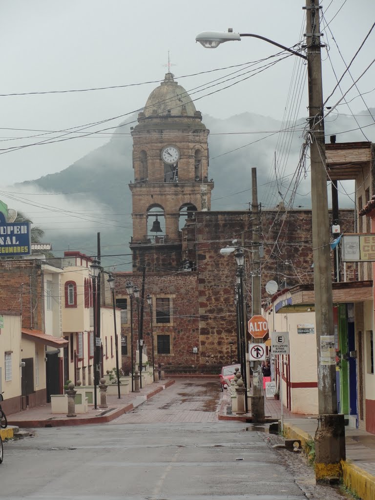 Iglesia de Compostela, Nayarit con Niebla