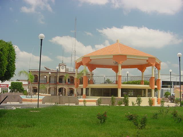 Kiosko y Plaza Pública desde la Guanajuato