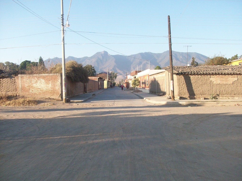 "La via" Av. Ferrocarril esquina con Martires de tacubaya