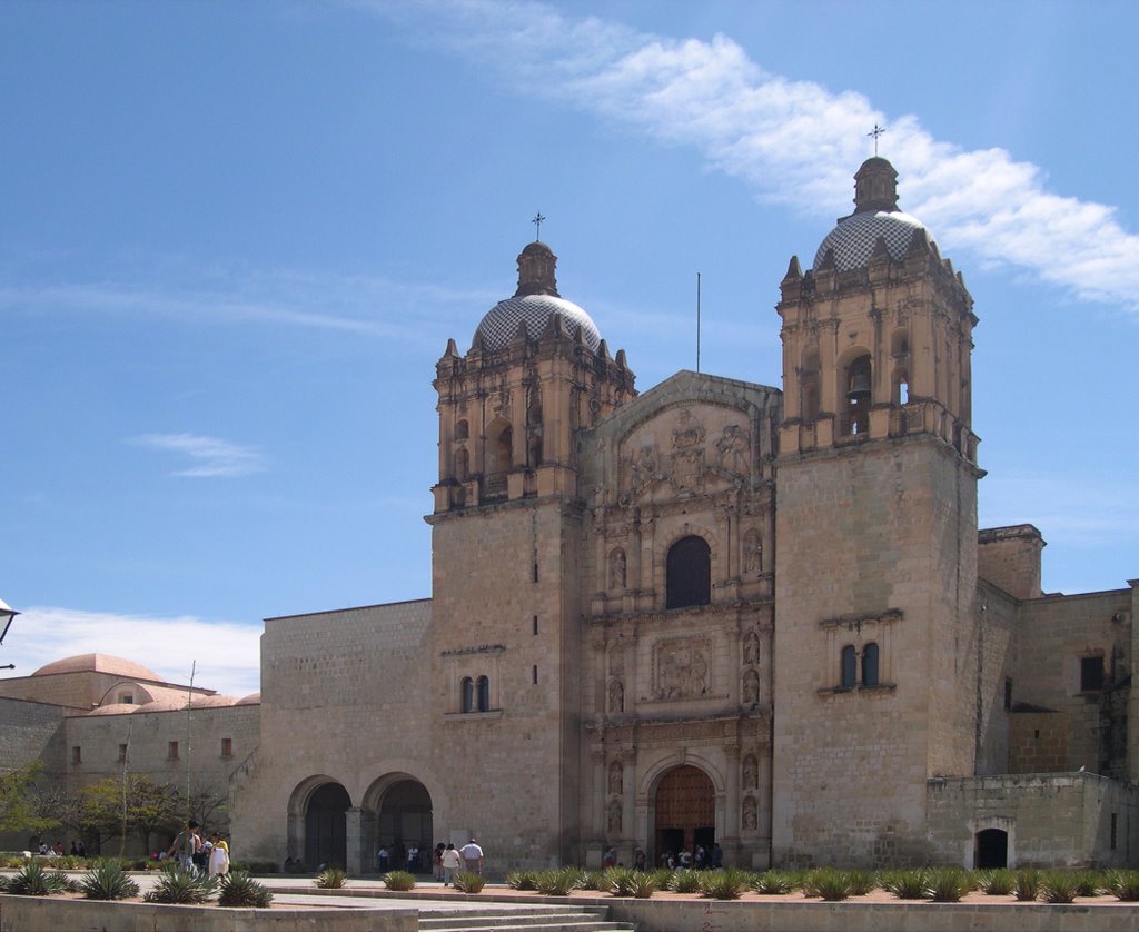 Church of Santo Domingo de Guzmán, Oaxaca, Mexico .