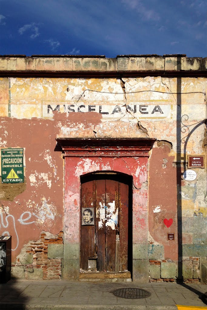 ¡precaución! inmueble en mal estado