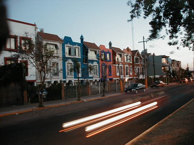 Atrás del Parque