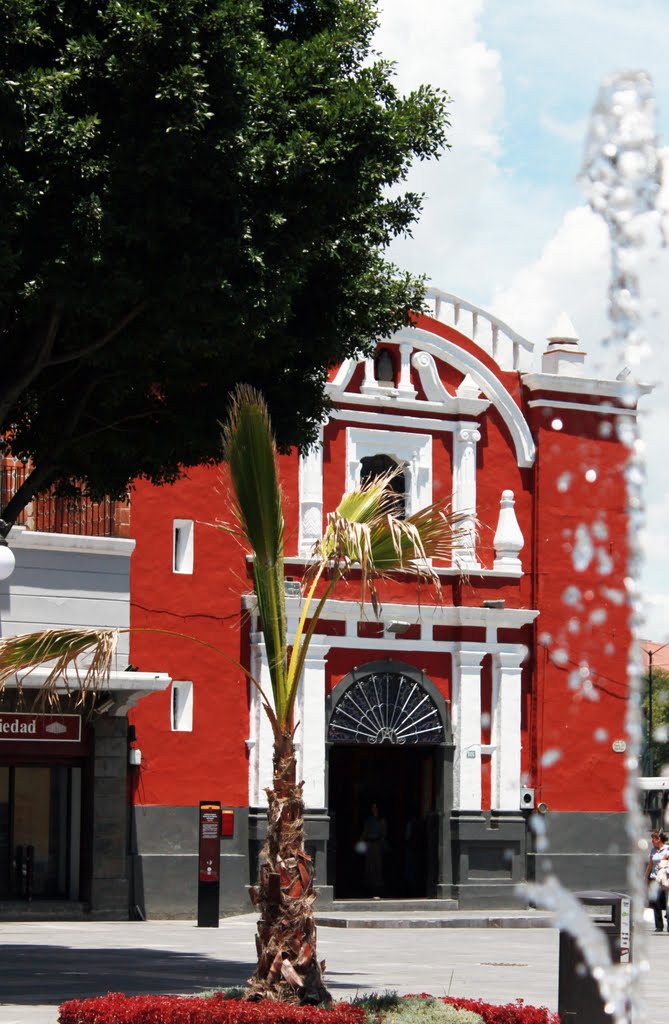 24-08-2010 Templo, Puebla, Pue. by Esteban M. Luna (esmol).