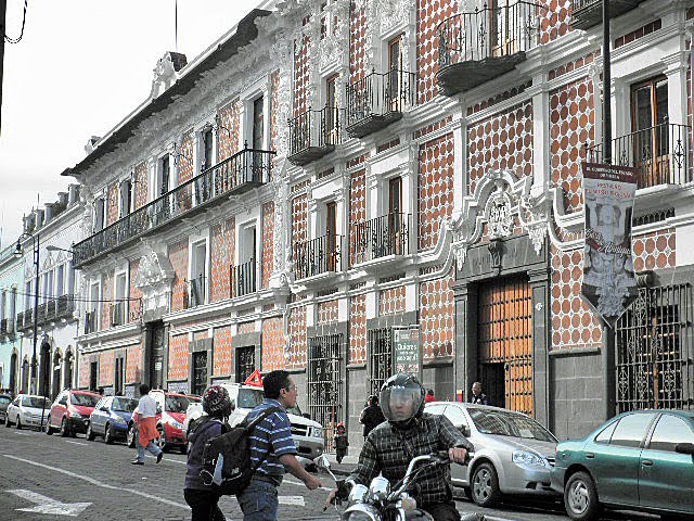 ARQUITECTURA BARROCO CHURRIGUERESCO EN PUEBLA