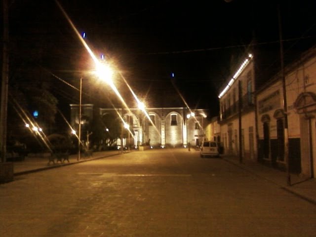 Iglesia de Ojocaliente en la noche