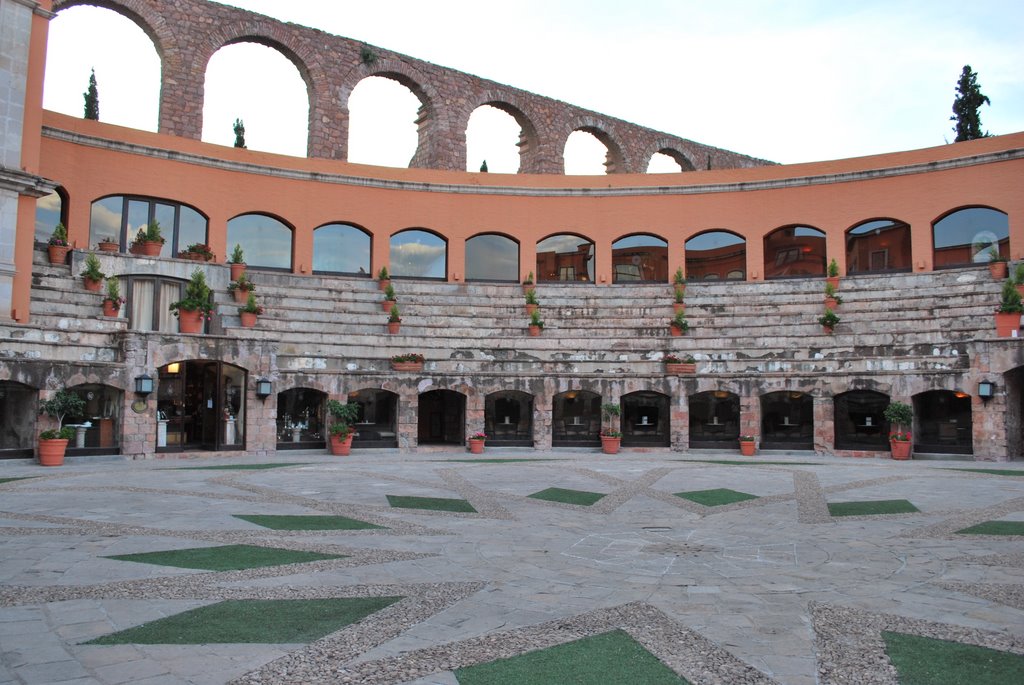 Hotel Quinta Real y acueducto