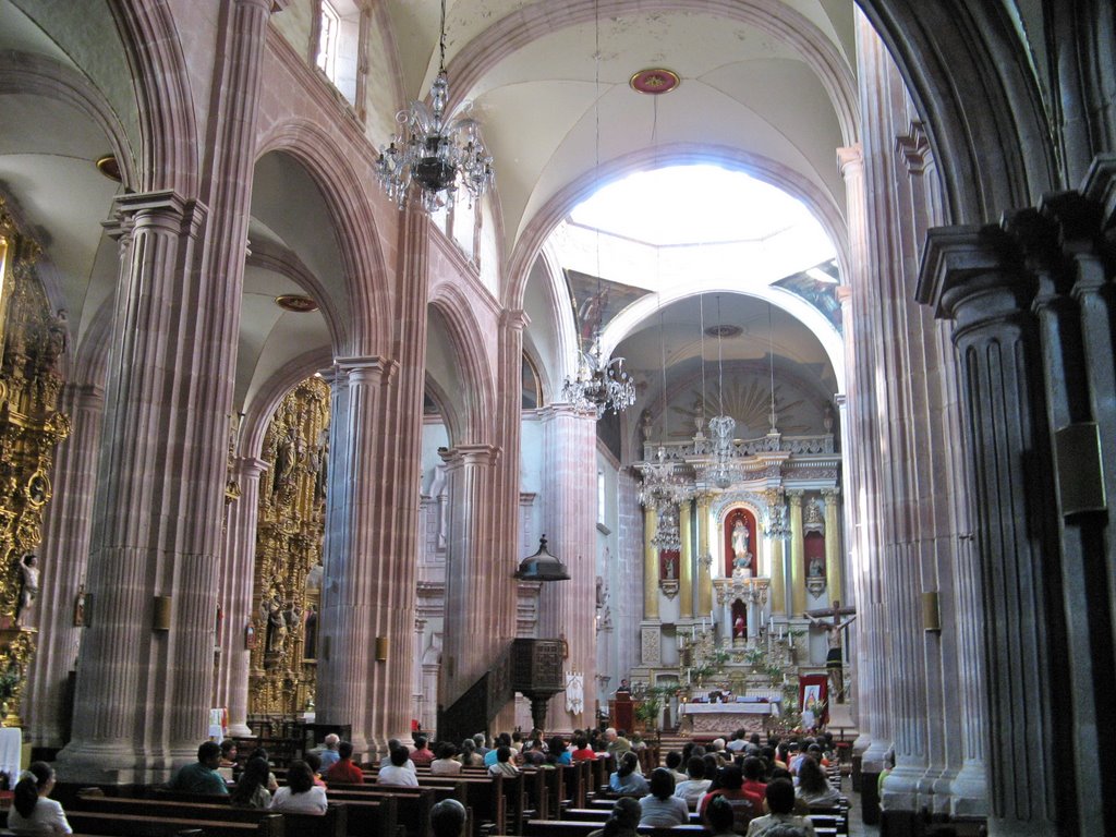 Inside church templo de Santo Domingo