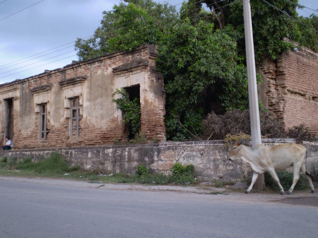 Antigua Casa Entrada a Baburia