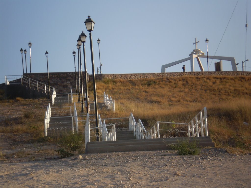 El Cero, Escaleras
