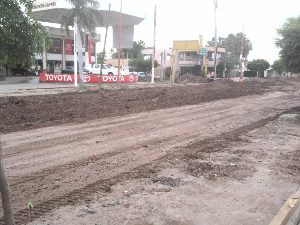 Calle Pesqueira en reconstrucción
