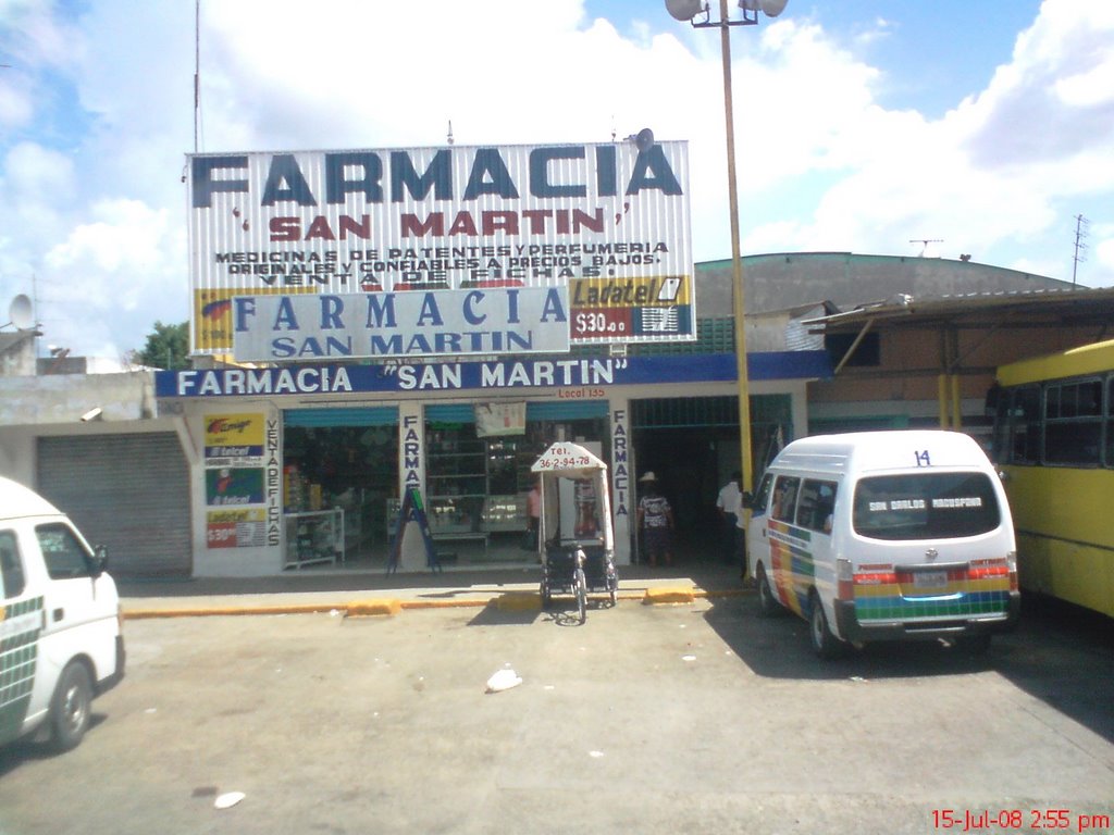 Farmacia San Martin, en la Terminal de Autobuses