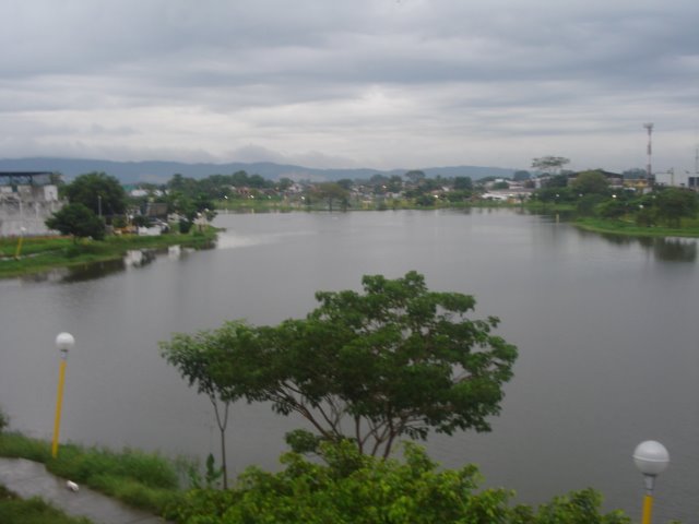 lago macuco, en un atardecer