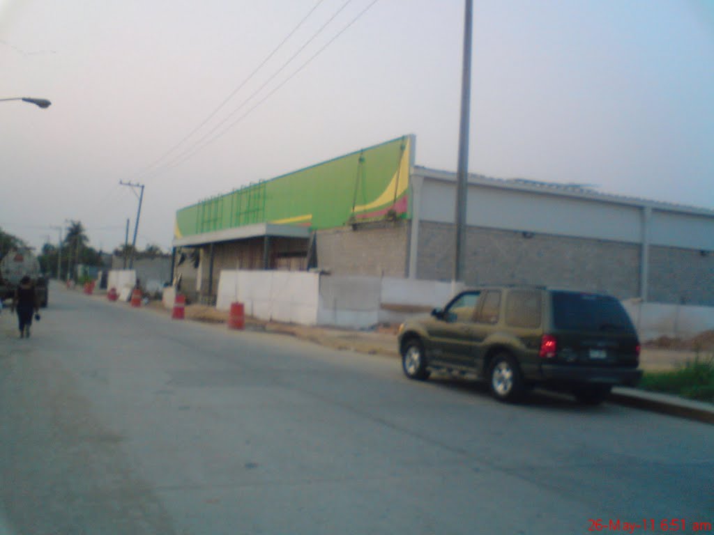 Fachada de la Nueva Bodega Aurrera Macuspana
