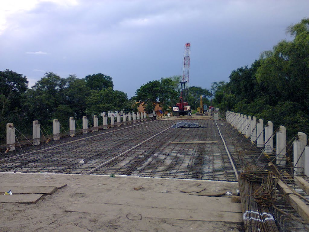 Construyendo el Nvo Puente Puxcatan II x la Col los Gatos