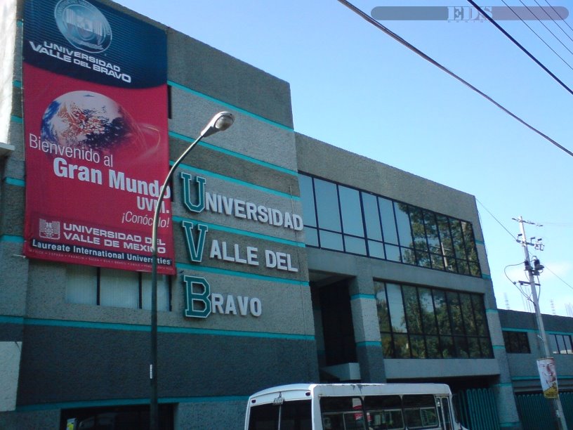 Universidad Valle del Bravo (entrada)