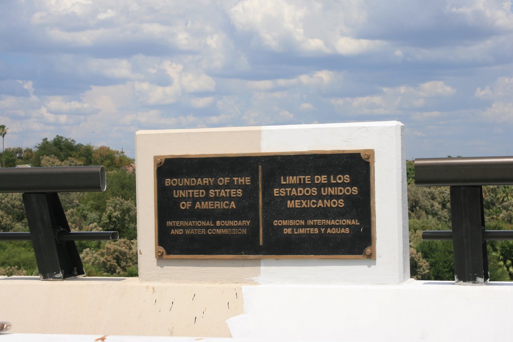 Nuevo Laredo Tamaulipas Mexico And  Laredo Texas United Estates Of America Boundary