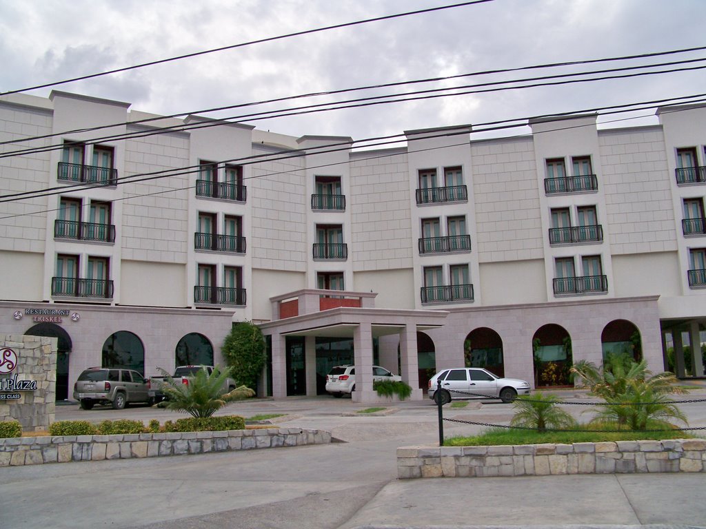 Hotel Colon Plaza - paseo colon y lopez de lara