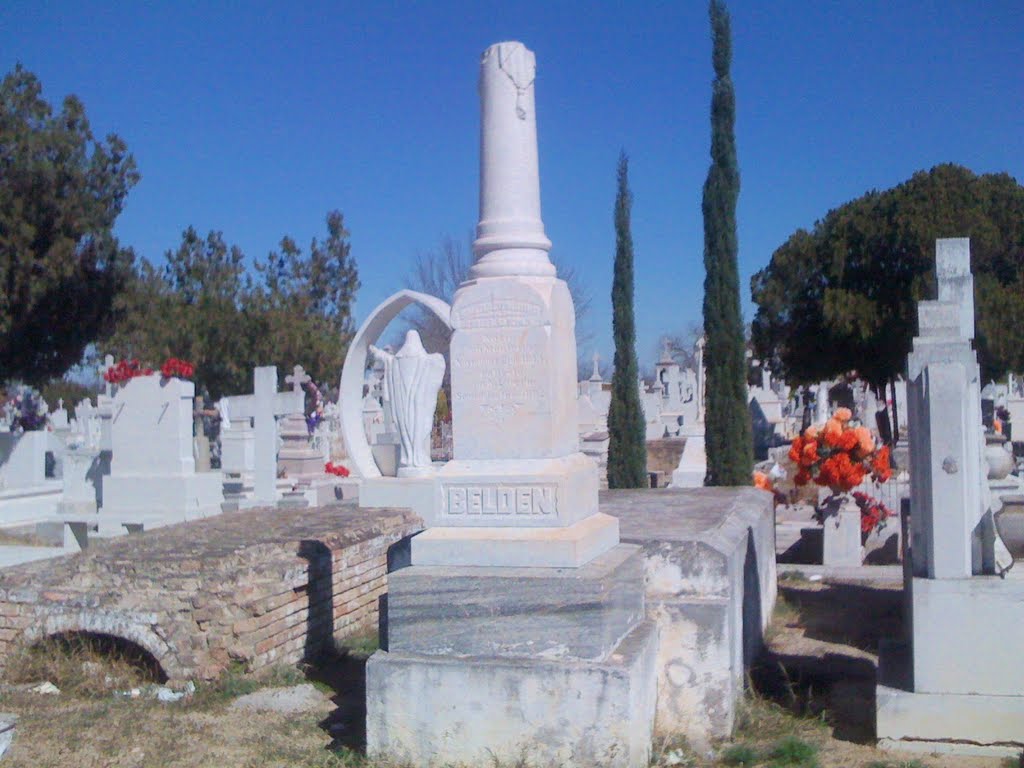 Panteon y tumba de Santiago M. Belden
