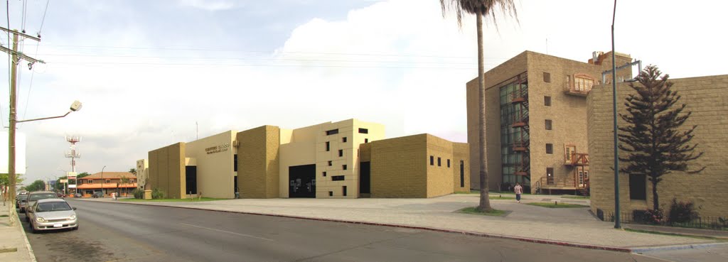 Centro Cívico "Carlos E. Cantú Rosas" y Presidencia Mpal.