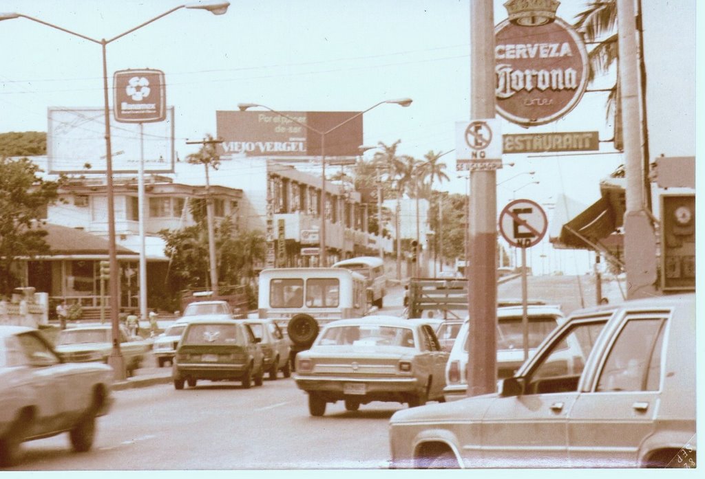 Ave. Hidalgo entre Fresno y Nogal 1982