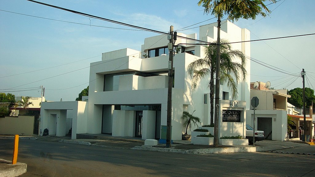 Consultorio médico en la colonia Petrolera