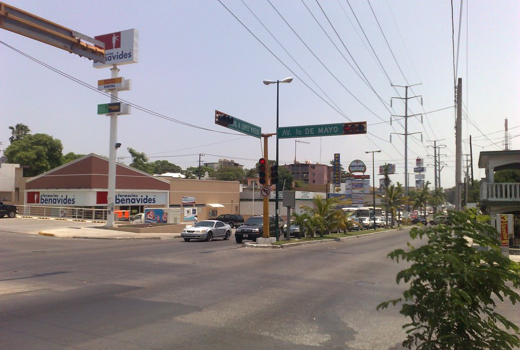 Boulevard Adolfo López Mateos y avenida 1ero de mayo