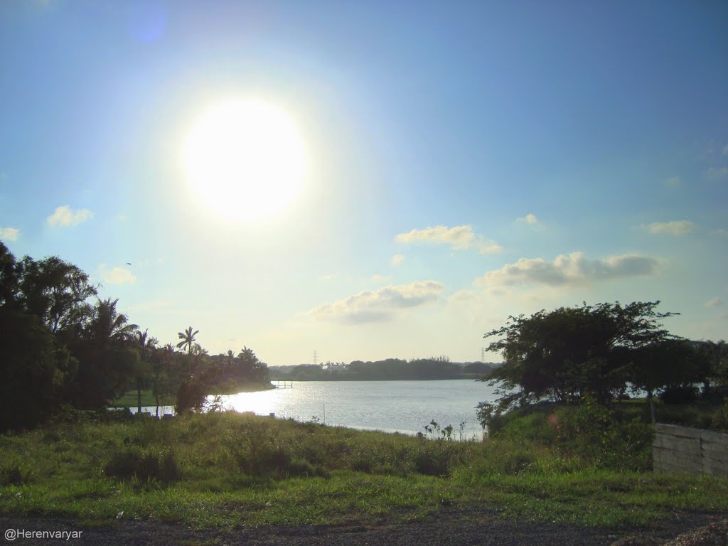El sol sobre la Laguna del Chairel