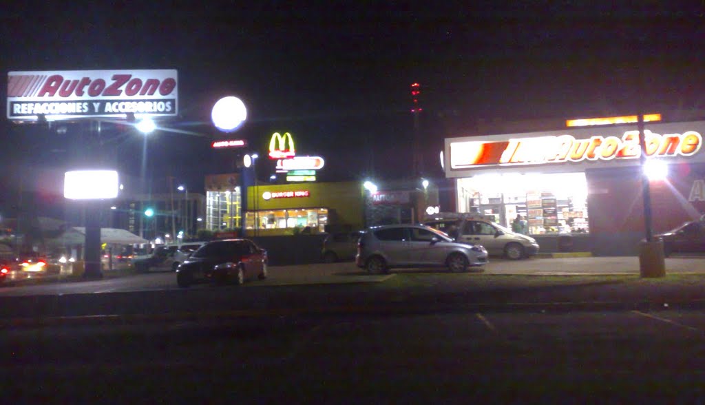 Auto zone, Burger king, McDonald´s  Y  H-E-B