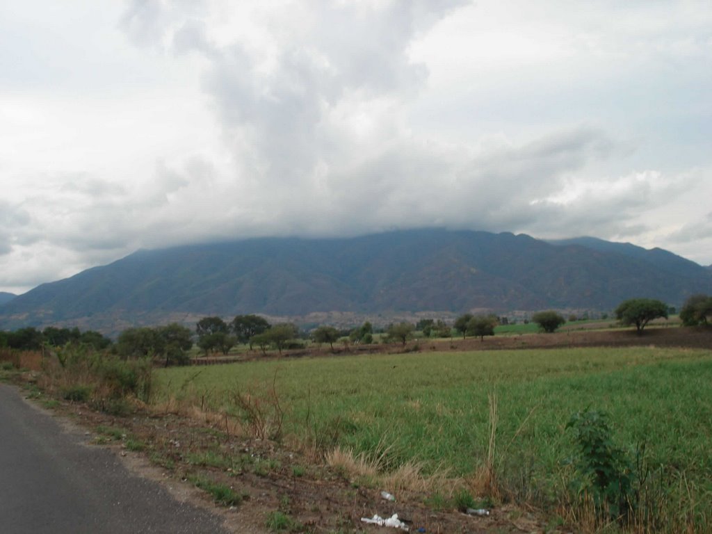 vista del cerro desde la carretera