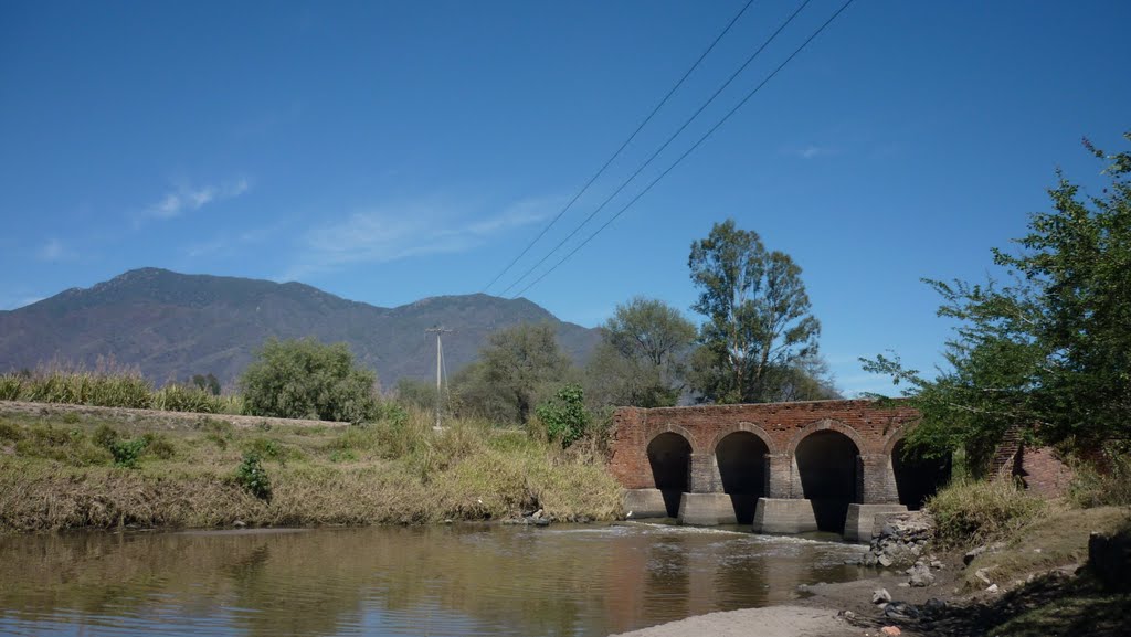 Puente sobre el Río Ameca en La Esperanza