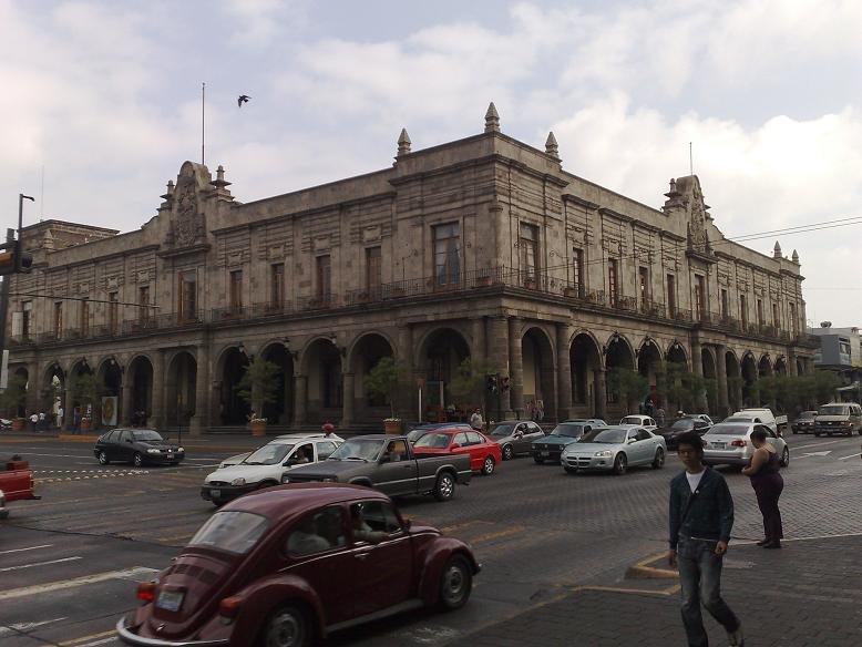 Av. Hidalgo y Pino Suarez